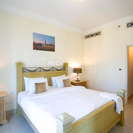 Incredible 2Br Apartment, Downtown With Burj & Dubai Mall View By Rich Stay Экстерьер фото