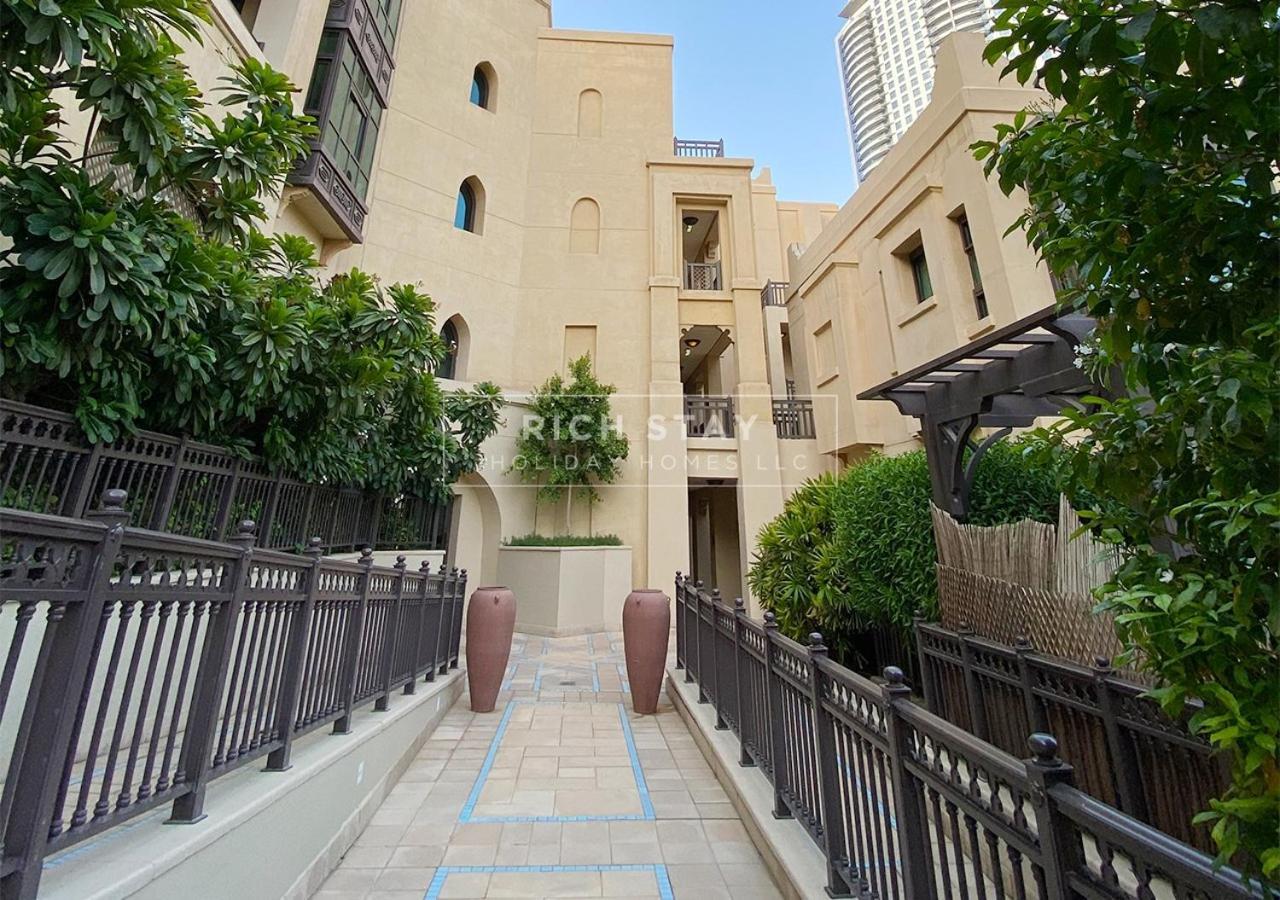 Incredible 2Br Apartment, Downtown With Burj & Dubai Mall View By Rich Stay Экстерьер фото