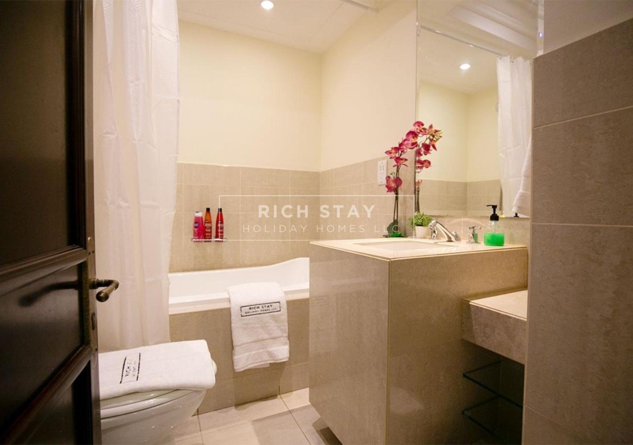 Incredible 2Br Apartment, Downtown With Burj & Dubai Mall View By Rich Stay Экстерьер фото